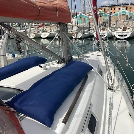 Sea Bloom - Sleep & Sail In Tejo Hotel Lisbon Exterior photo